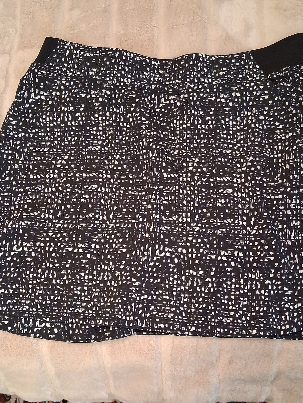 Black and White Printed Skort with Elastic Waistband